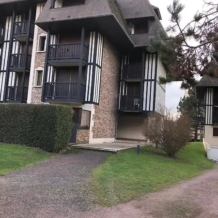 Studio Au Calme 2 Pas De La Plage Et Du Centre De -l école Buissonnière